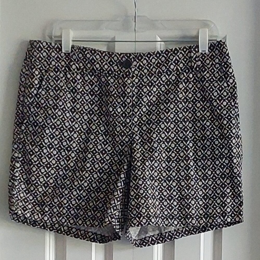 LOFT Outlet Gray & White Print 6" Short Women's Size 8